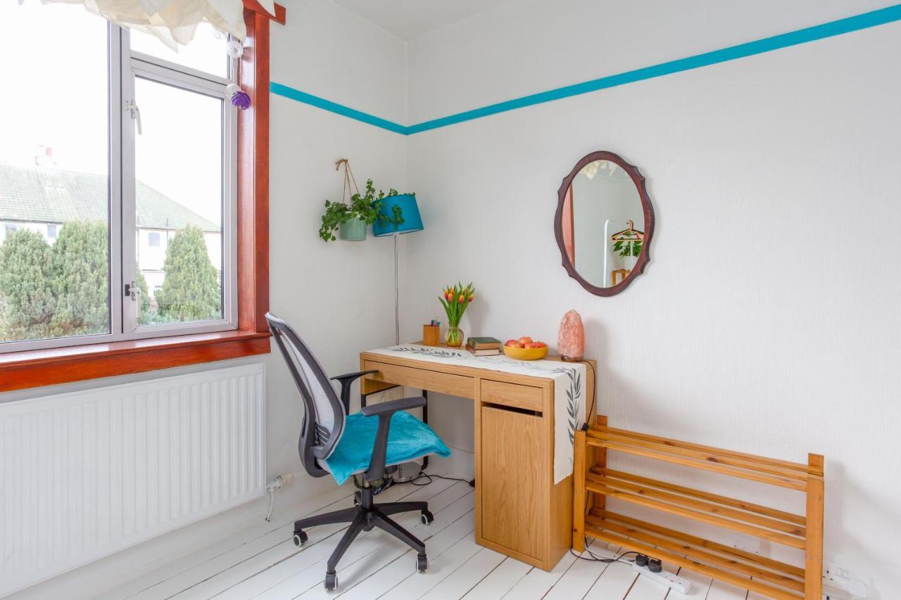 Bright & Spacious Double Room With Garden View- Close To Airport & City Centre Edimburgo Exterior foto